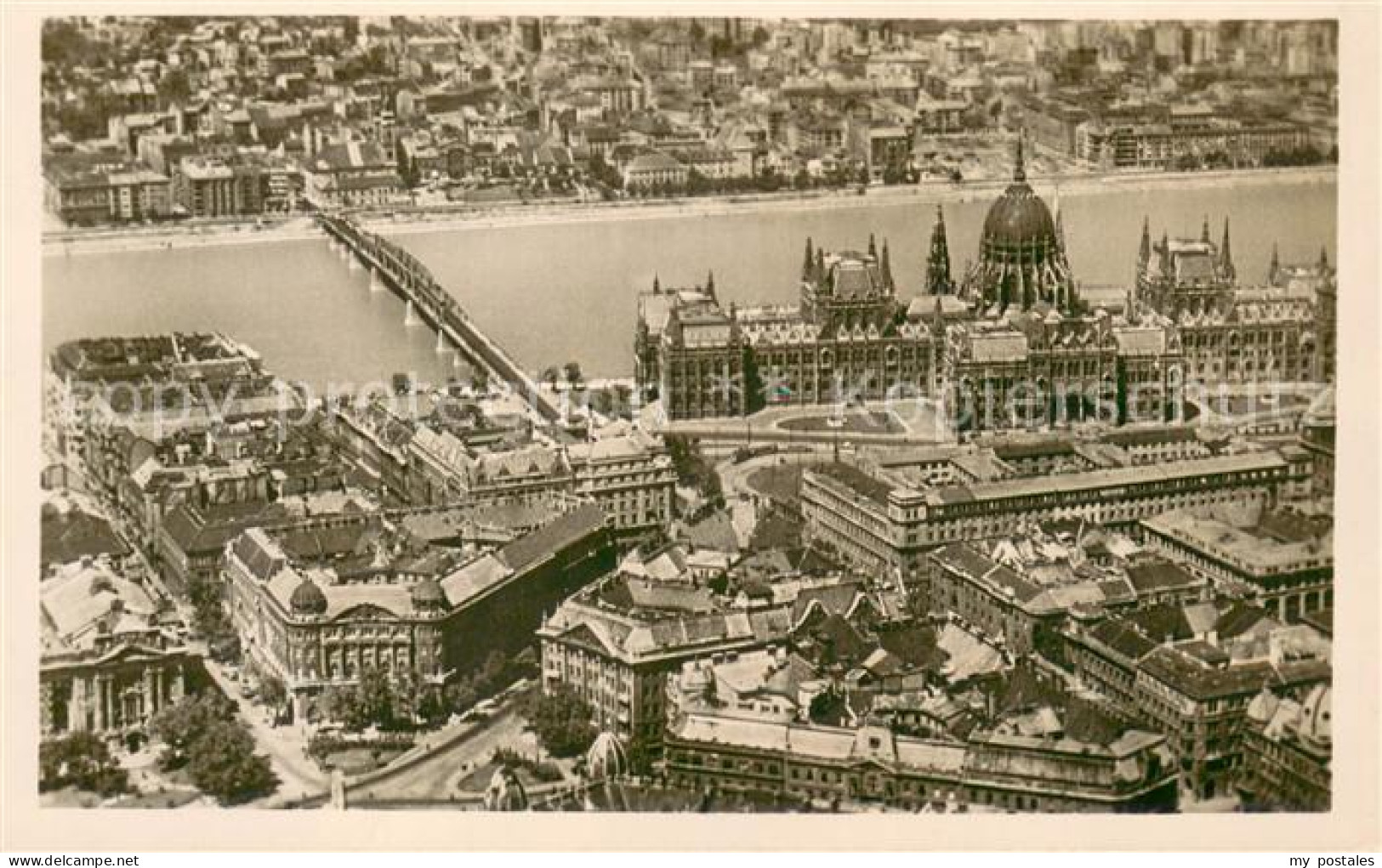 73677215 Budapest Dunai Latkep Stadtbild Mit Blick Ueber Die Donau Fliegeraufnah - Ungarn