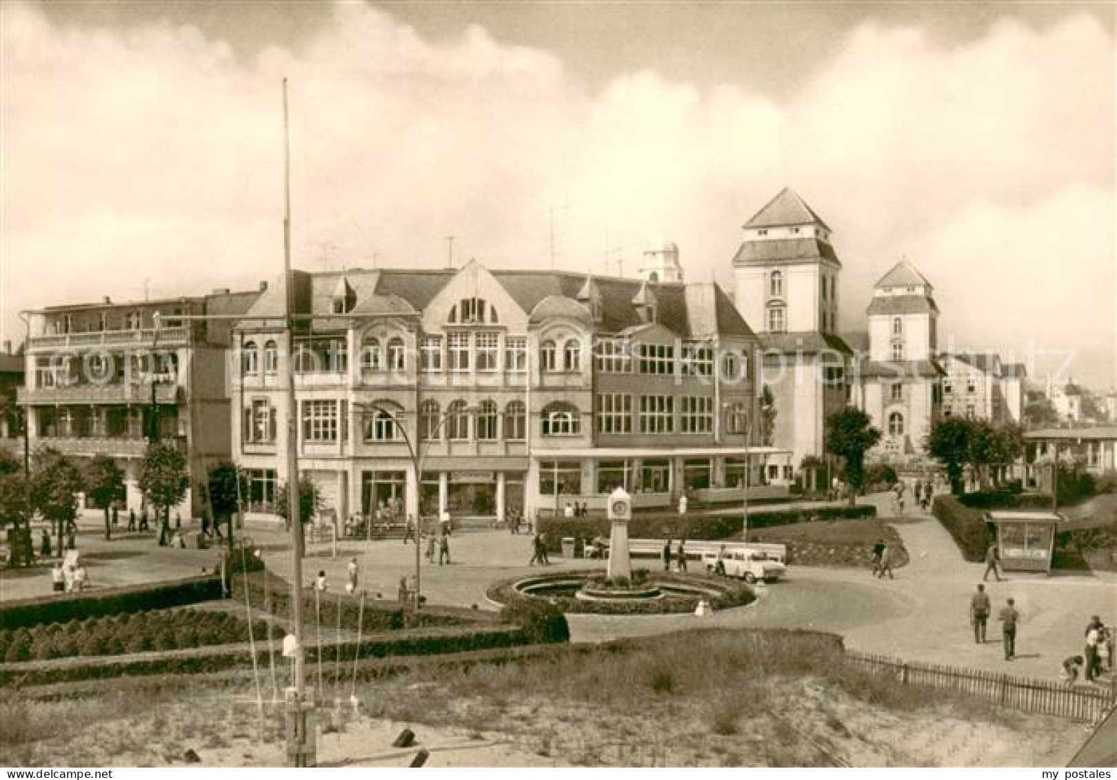 73675886 Binz Ruegen Ferienheime Standuhr Promenade Binz Ruegen - Other & Unclassified