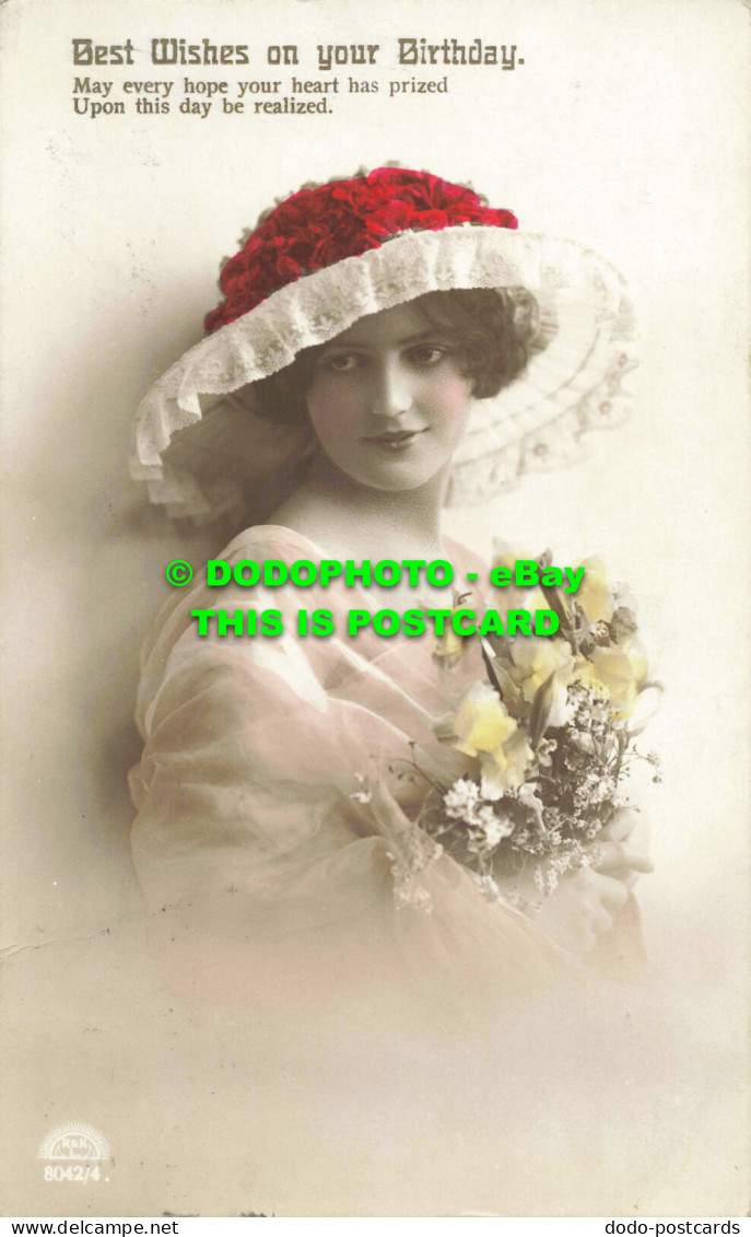 R558921 Best Wishes On Your Birthday. Woman With A Hat And Flowers In Her Hands. - Monde