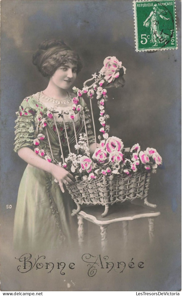FETES - VOEUX - Bonne Année - Femme - Bouquet De Fleurs - Carte Postale Ancienne - Año Nuevo