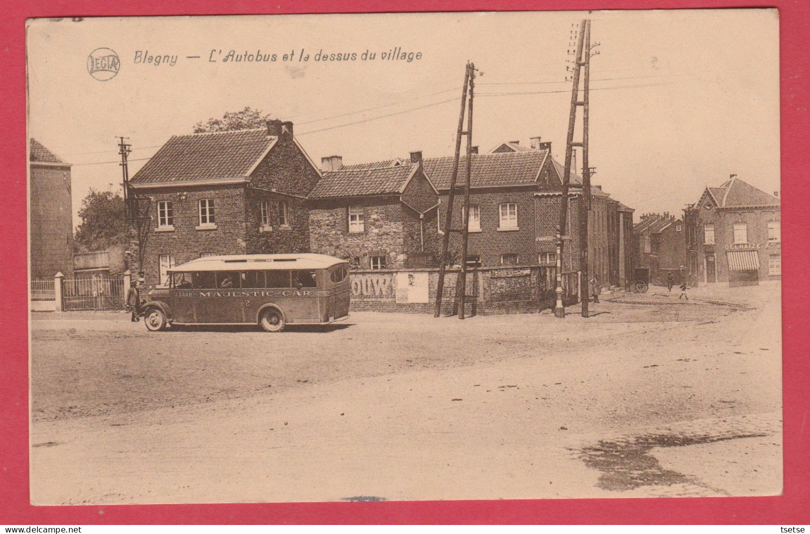 Blegny - L'Autobus Et Le Dessus Du Village ... Autobus Majestic Car ( Voir Verso ) - Blégny