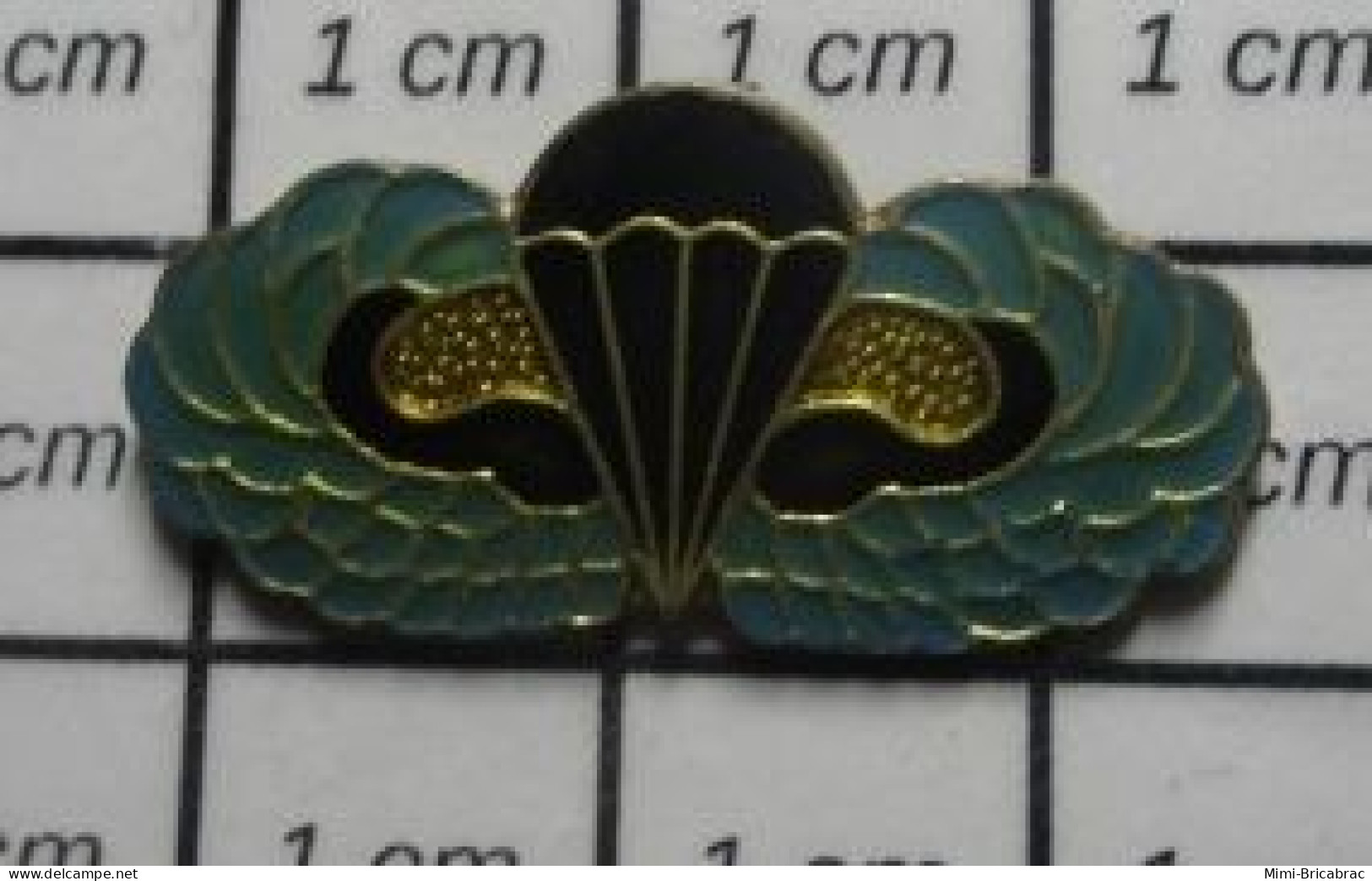 1122 Pin's Pins / Beau Et Rare / MILITARIA / INSIGNE AIRBORNE US ARMY - Militair & Leger