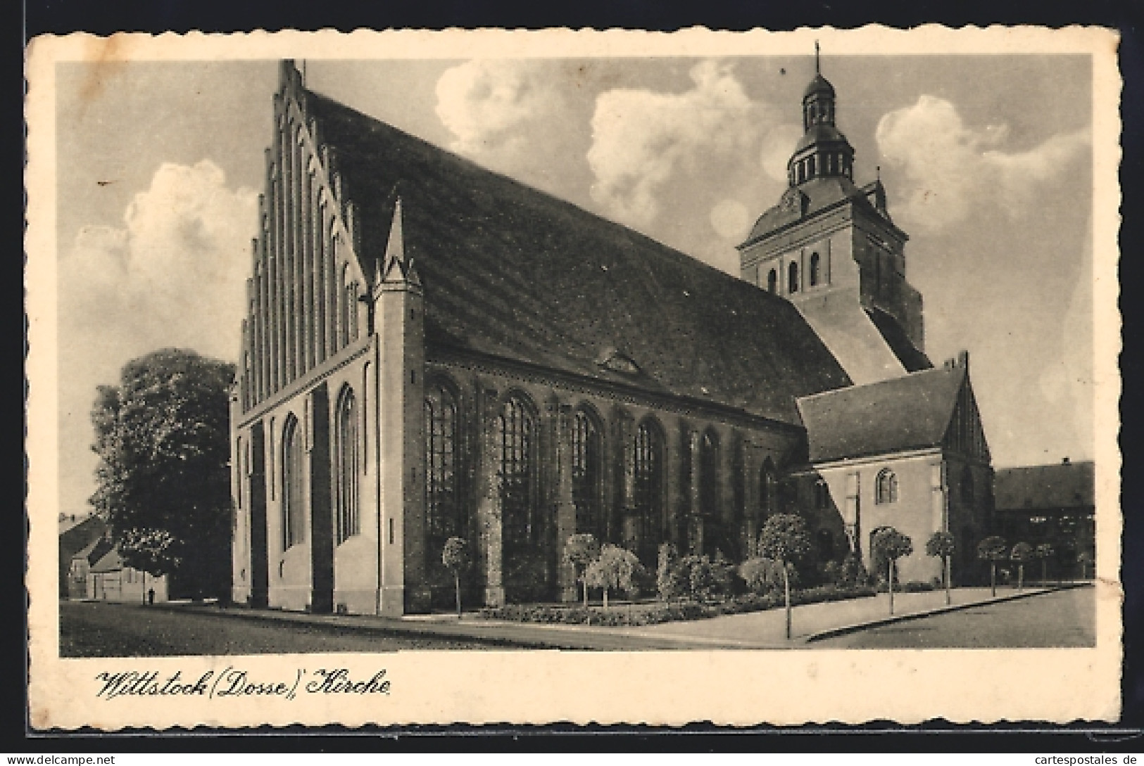 AK Wittstock /Dosse, Kirche Mit Strasse  - Wittstock