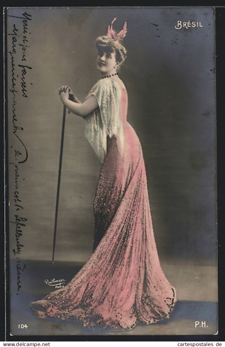 Foto-AK Atelier Reutlinger, Paris: Brésil, Portrait Im Kleid Mit Schleppe  - Photographs