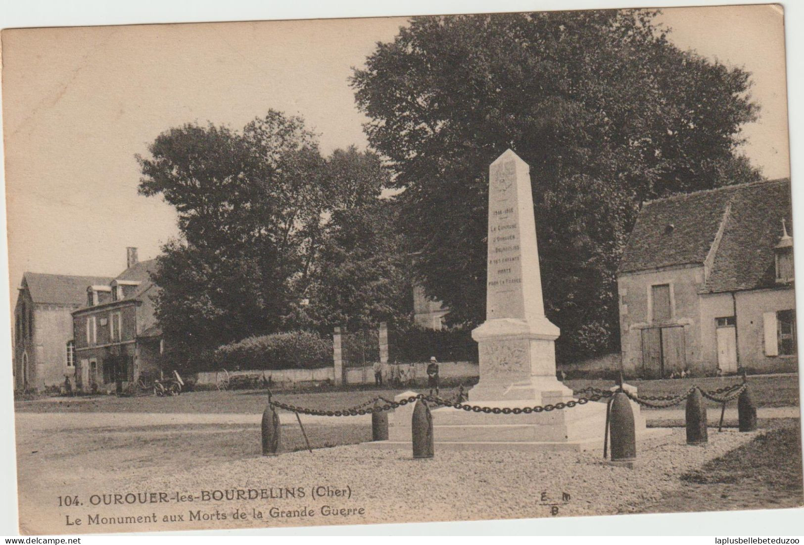 CPA - 18 - OUROUER LES BOURDELINS - Le Monument Aux Morts De La Grande Guerre  - Vers 1920 - Other & Unclassified