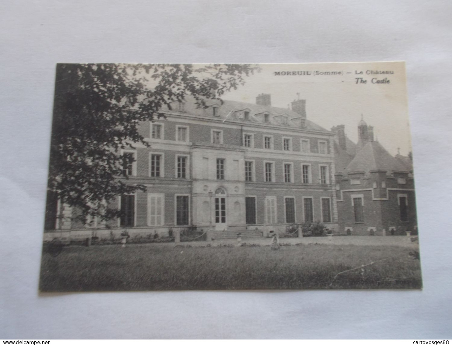 MOREUIL ( 80 Somme ) LE CHATEAU  THE CASTLE  VUE DIFFERENTE GROS PLAN - Moreuil