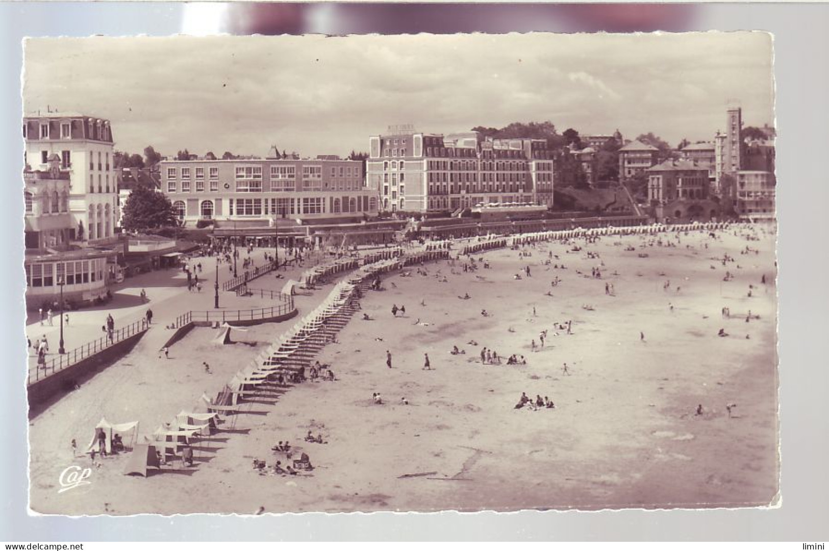 35 - DINARD - LA PLAGE VERS LE CRYSTAL - ANIMÉE -  - Dinard