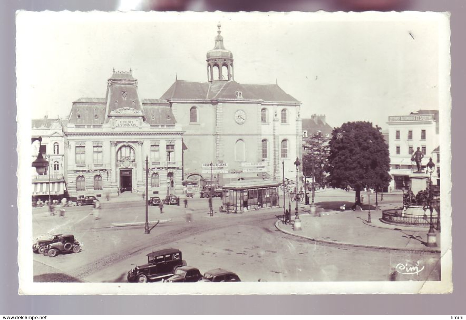 72 - LE MANS - LA PLACE DE LA REPUBLIQUE ET ÉGLISE DE LA VISITATION - AUTOMOBILE - ANIMÉE -  - Le Mans