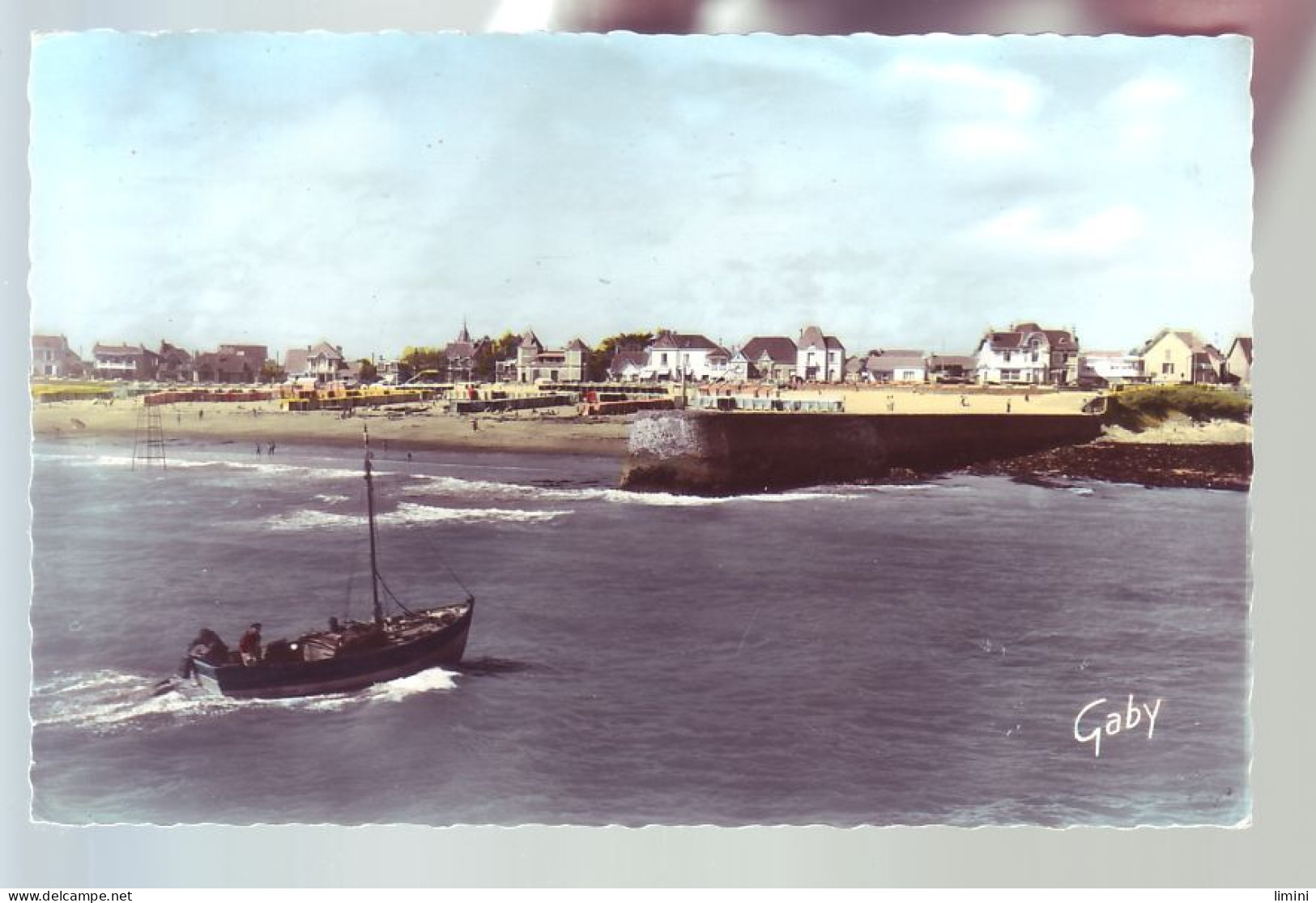 85 - CROIX-de-VIE - LA JETÉE ET LA PLAGE - ANIMÉE - BATEAU -  - Saint Gilles Croix De Vie