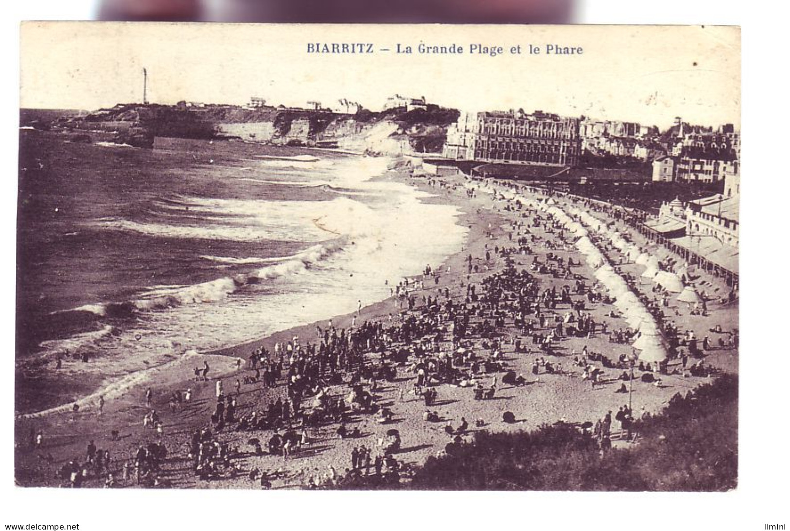 64 - BIARRITZ - LA GRANDE PLAGE ET LE PHARE - ANIMÉE -  - Biarritz