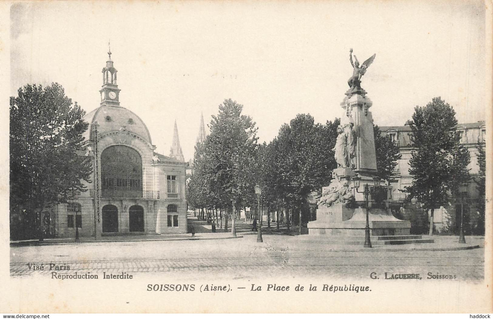 SOISSONS : LA PLACE DE LA REPUBLIQUE - Soissons