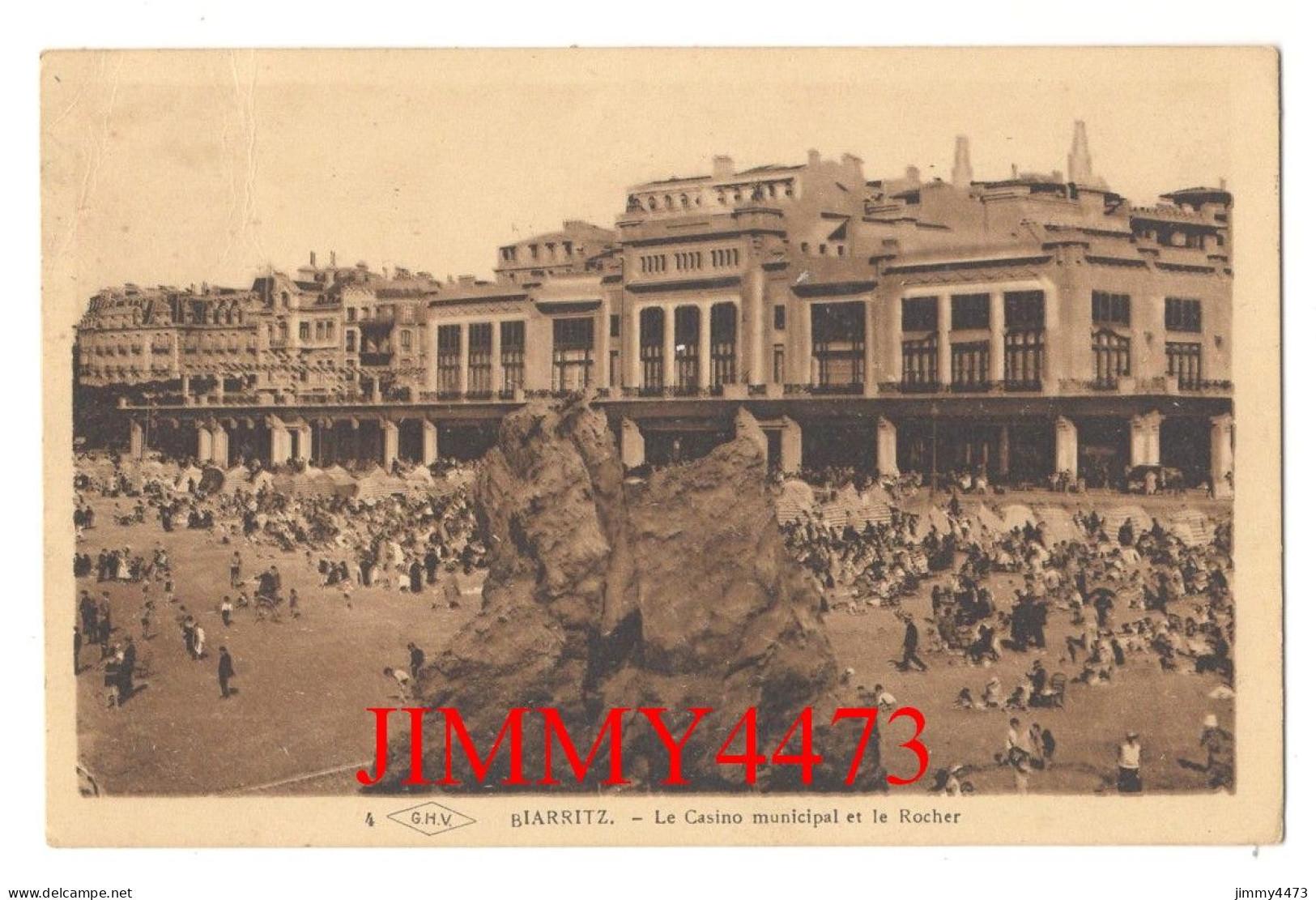CPA - BIARRITZ En 1936 - Le Casino Municipal Et Le Rocher ( Plage Bien Animée ) N° 4 - Edit. G.H.V. - Biarritz