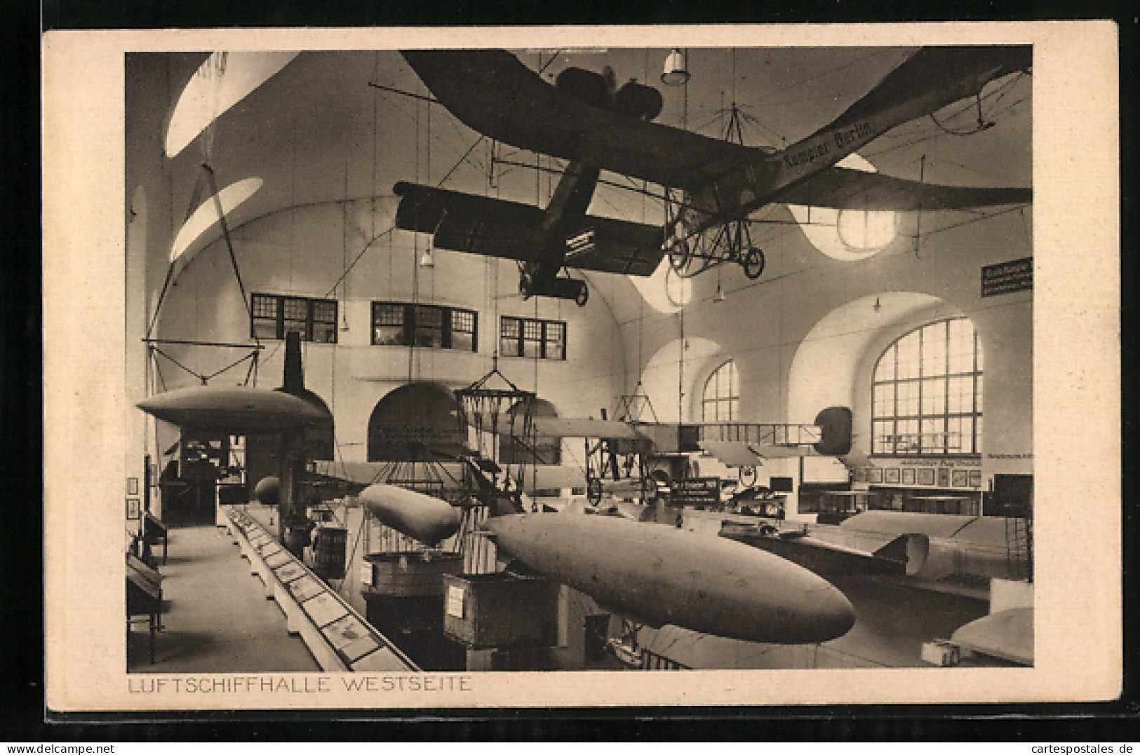AK München, Deutsches Museum, Luftschiffhalle, Westseite, Flugzeuge  - Airships