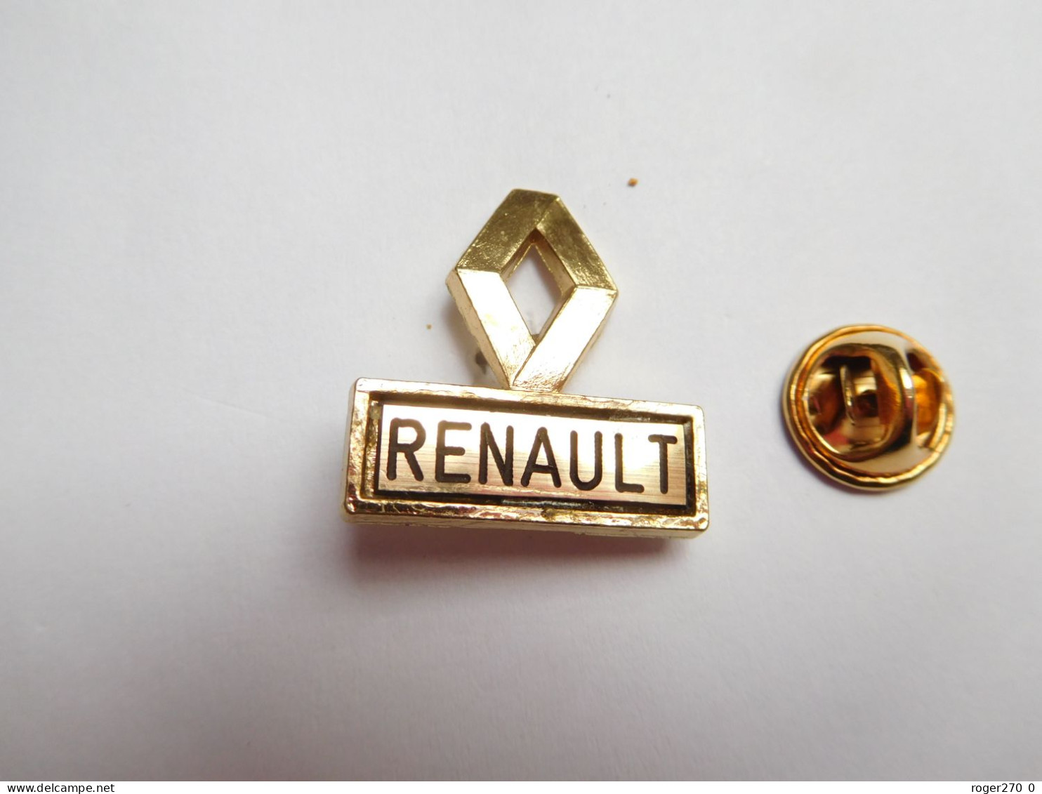 Superbe Pin's , Auto Renault , Logo , Signé DEPOSE FRANCE - Renault
