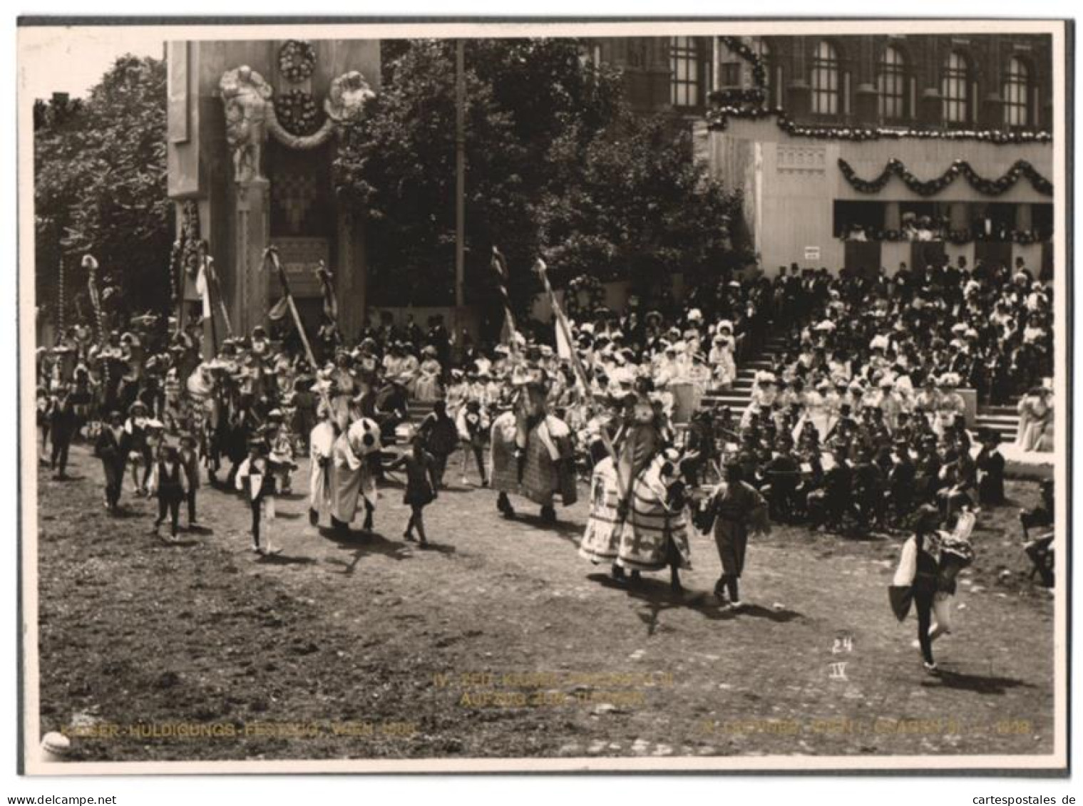 Archiv-Fotografie R. Lechner, Wien, Ansicht Wien, Kaiser-Huldigung 1908, Zeit Kaiser Friedrich III. - Aufzug Zum Turni  - Personalità