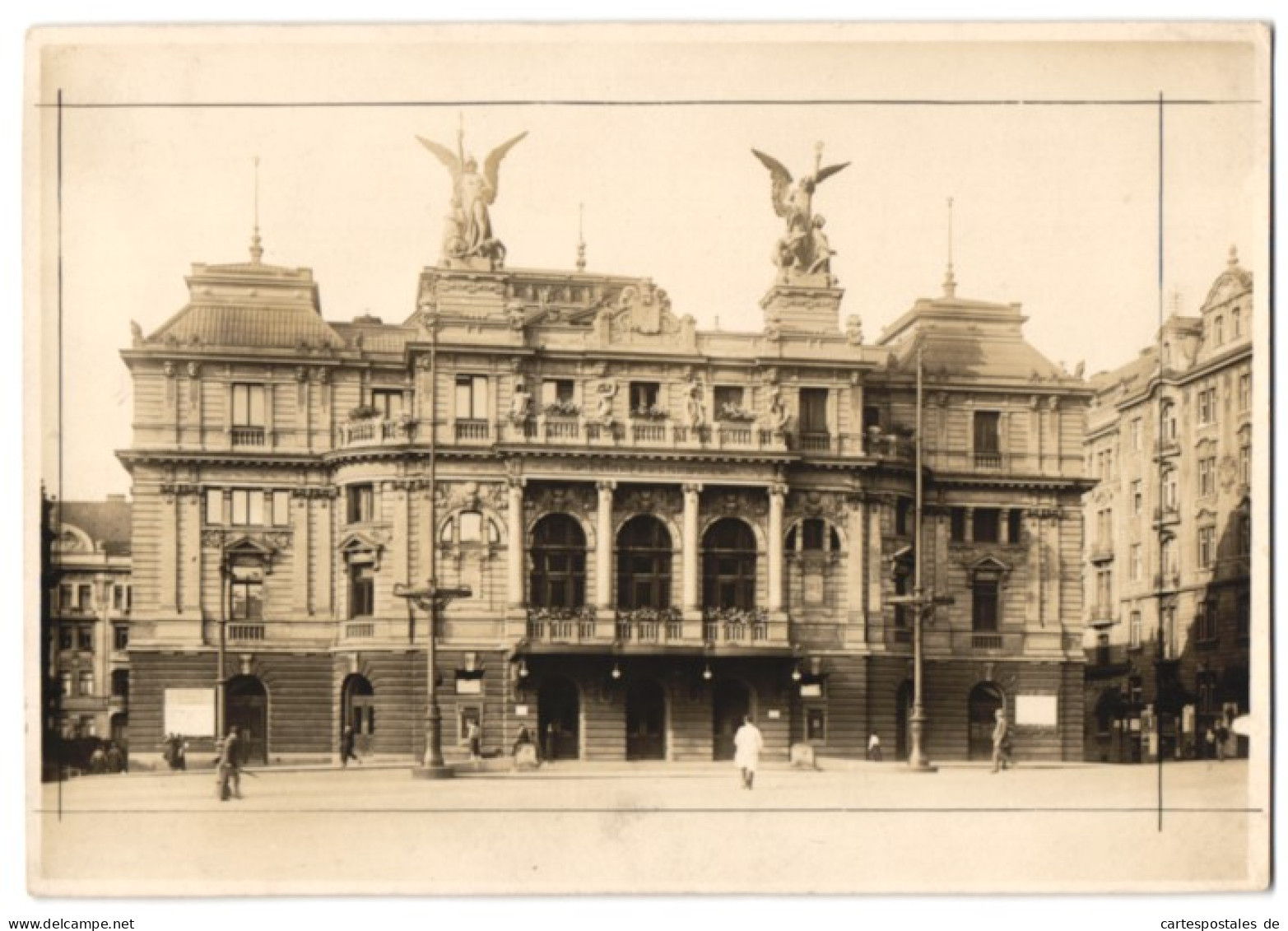 Fotografie Unbekannter Fotograf, Ansicht Prag - Praha, Theater Divadlo Na Vinohradeck  - Lugares