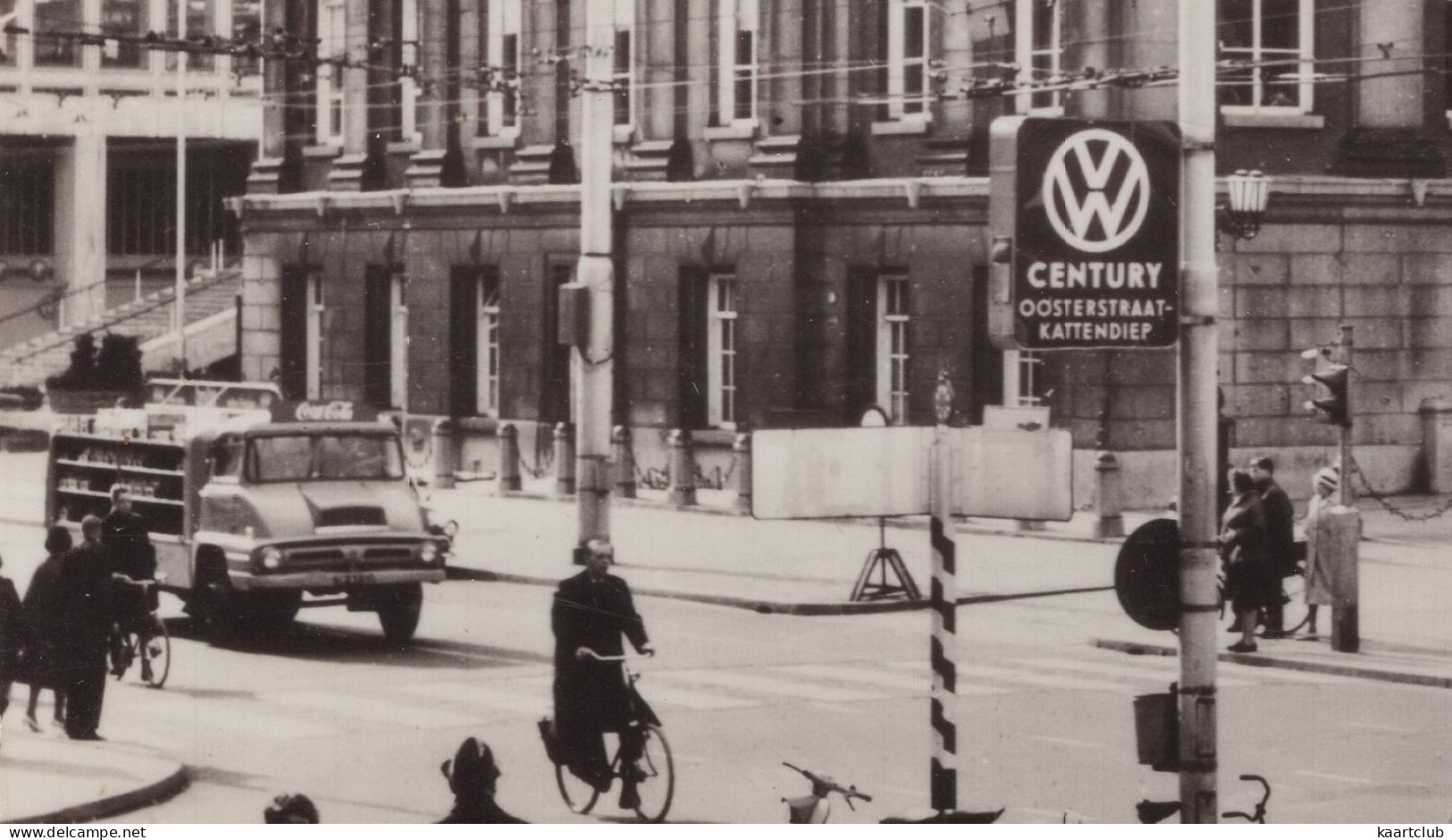 Groningen: FORD THAMES TRADER 'COCA-COLA' TRUCK '59, OPEL REKORD A, BICYCLES, 'VW Century' Sign, Grote Markt - (Holland) - PKW