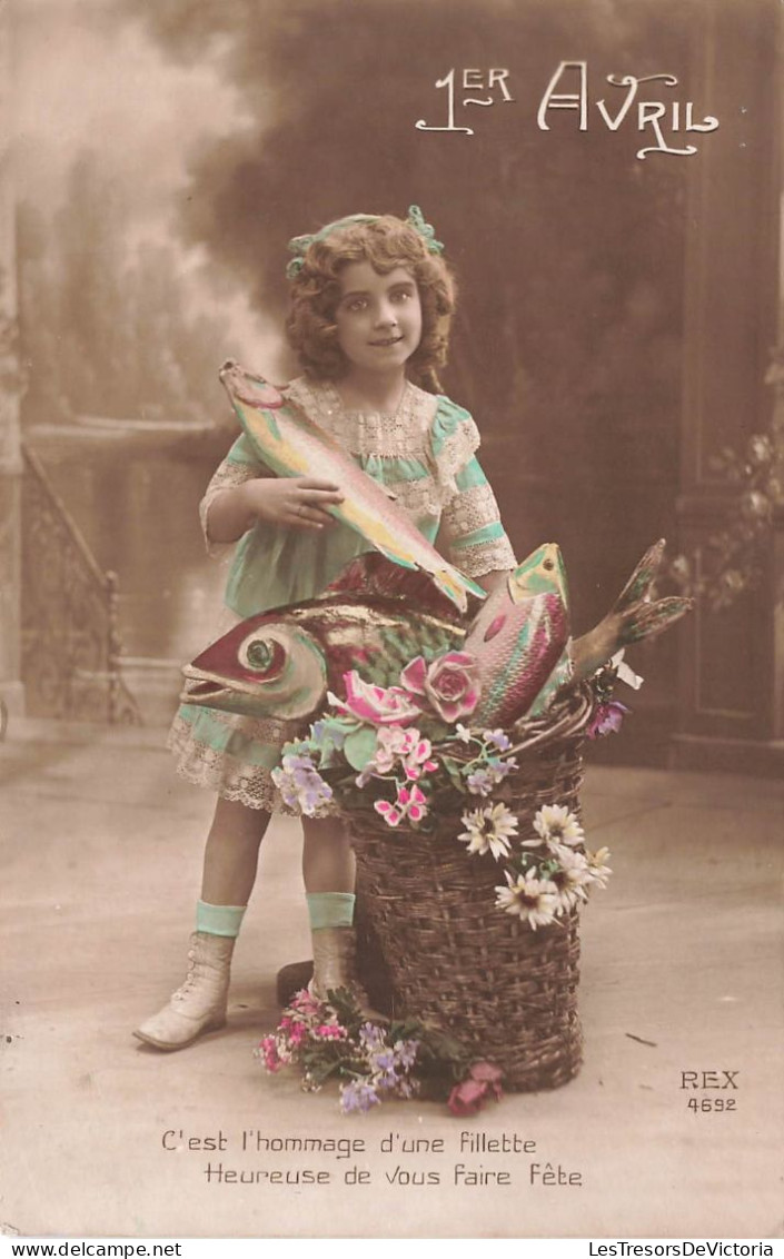 FETES - VOEUX - 1er Avril - Petite Fille Avec Des Poissons - Carte Postale Ancienne - April Fool's Day