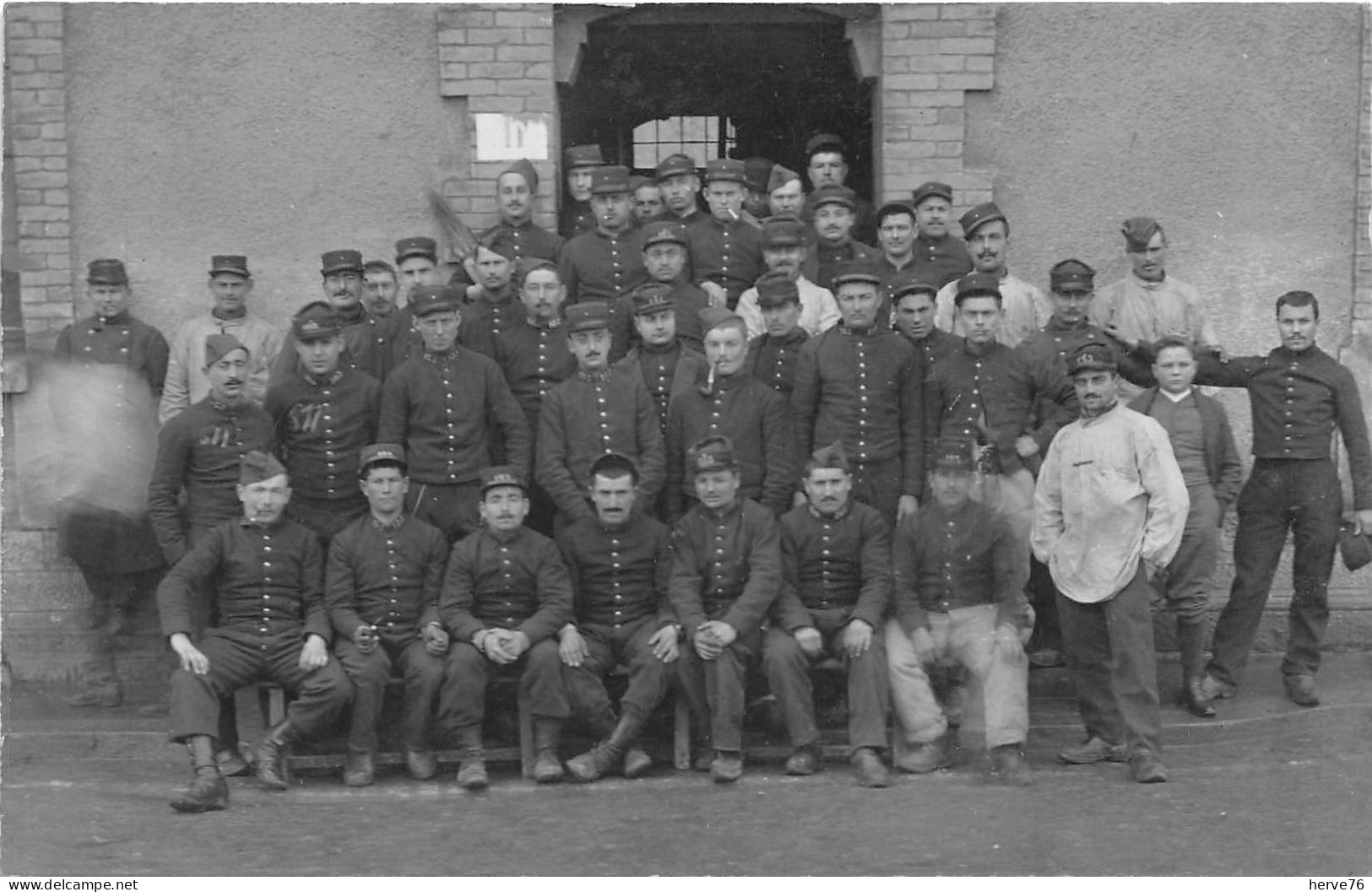 Militaria - Carte Photo - Soldats Du 153ème Régiment De Ligne 12ème Compagnie - Regimientos