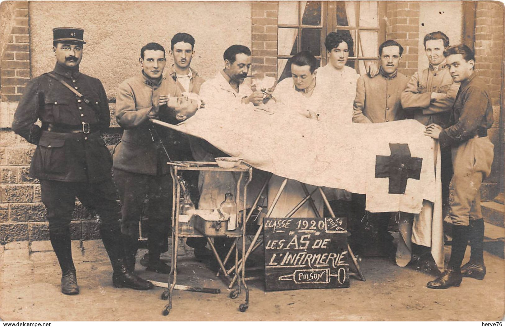 Militaria - Carte Photo - Soldats Du 41ème Régiment - Les As De L'Infirmerie - Régiments