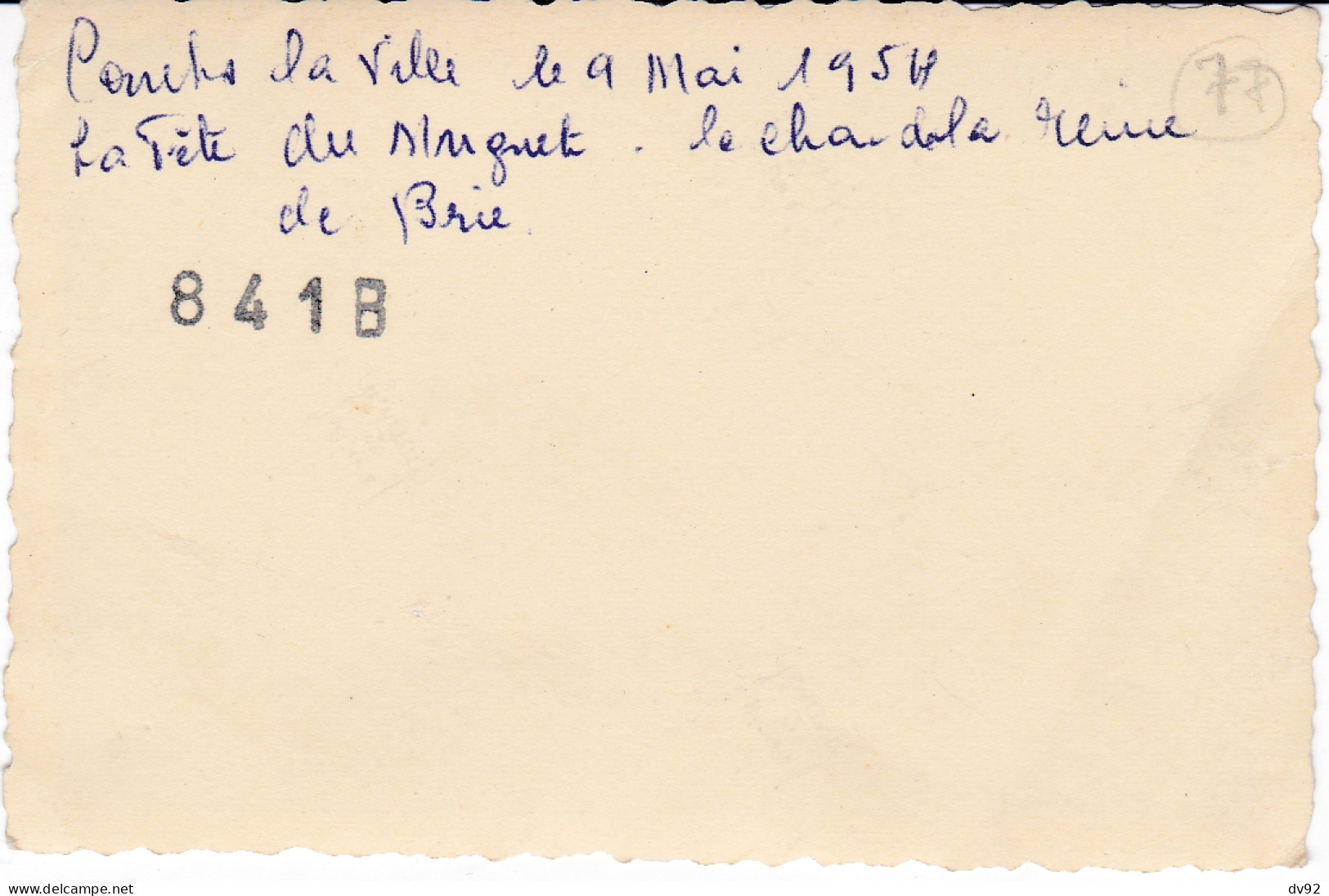 PHOTO SEINE ET MARNE COMBS LA VILLE FETE DU MUGUET 1954 DEFILE DE CHARS - Lugares