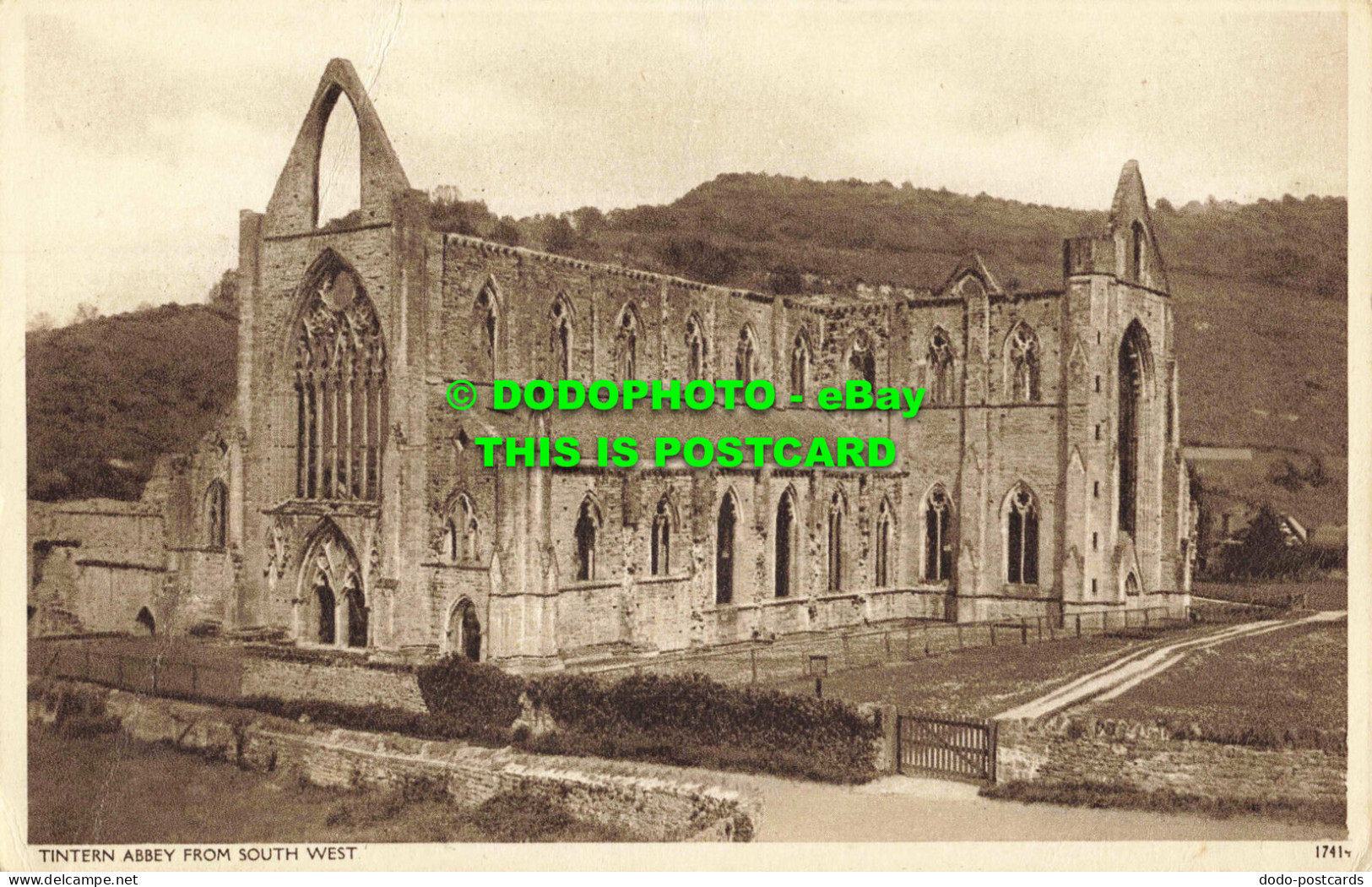 R559100 Tintern Abbey. From South West. Postcard - Monde