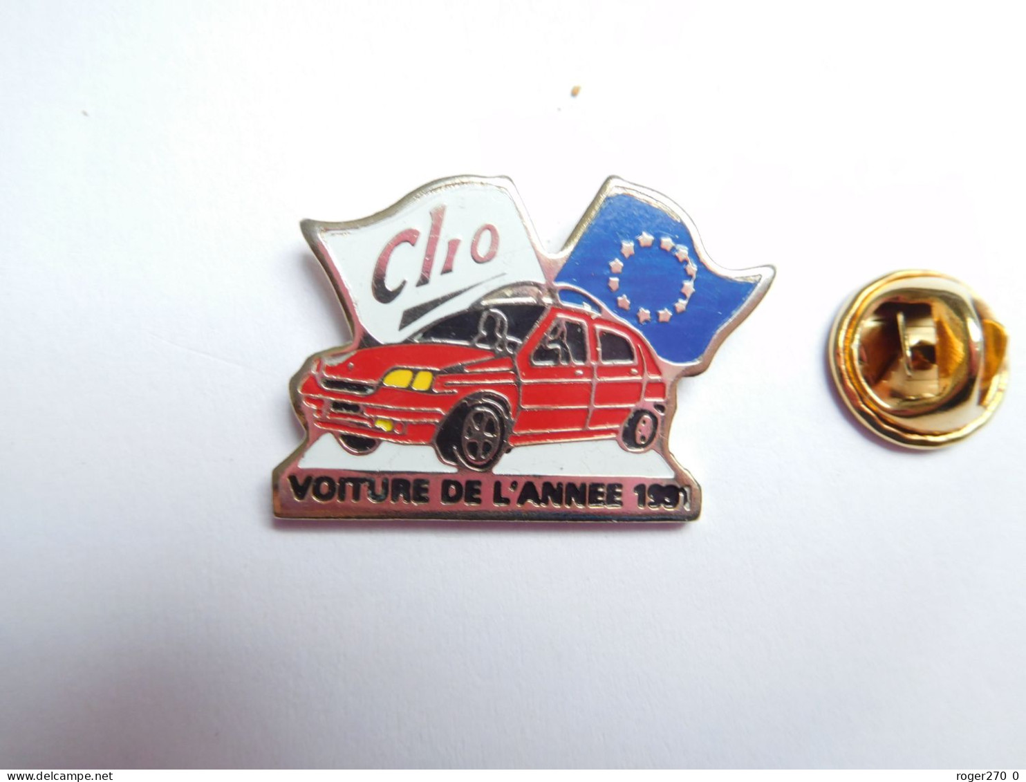 Beau Pin's , Auto Renault Clio , Voiture De L'année 1991 , Tôle Peinte , Verso Lisse - Renault