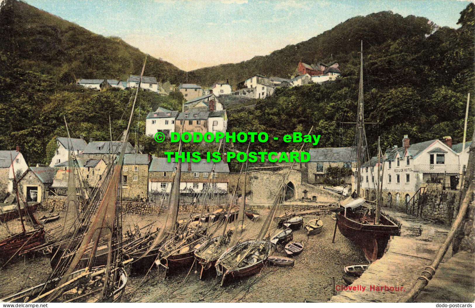 R559431 Clovelly Harbour. Postcard - Monde
