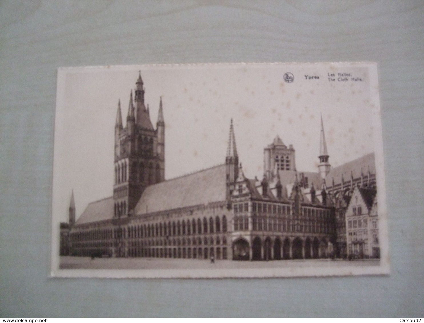 Carte Postale Ancienne RUINES D'YPRES Les Halles - Ieper