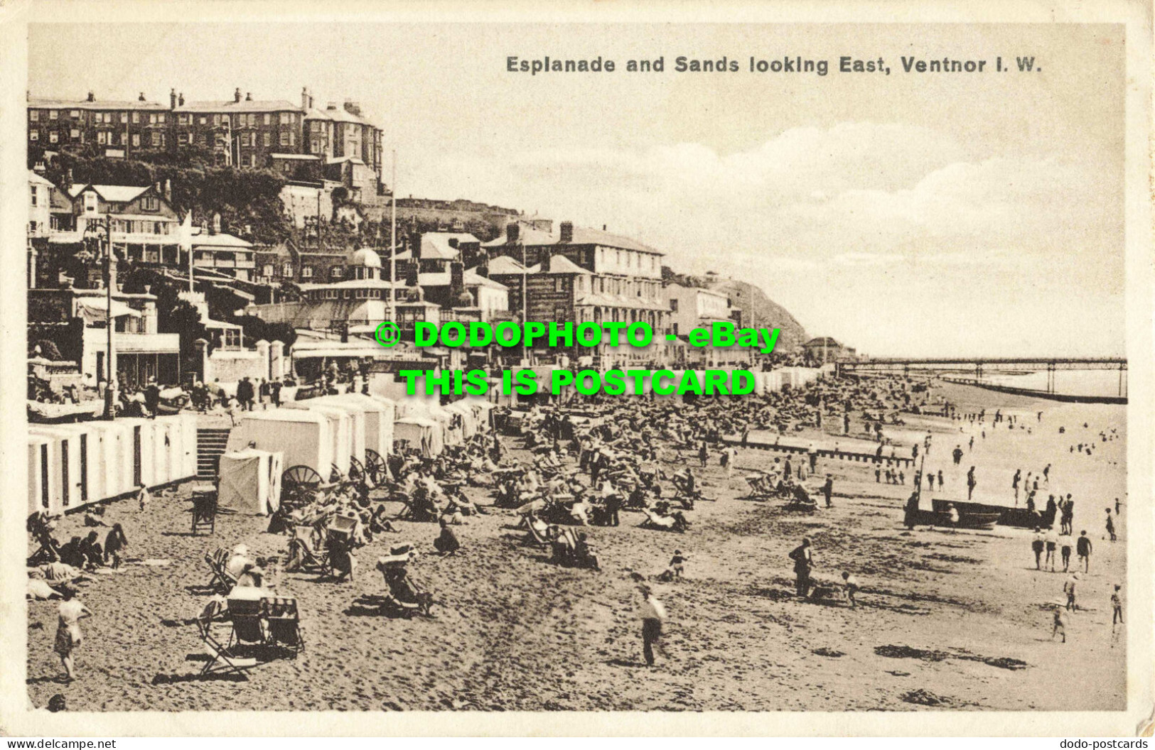 R559824 Ventnor. Esplanade And Sands Looking East - Monde