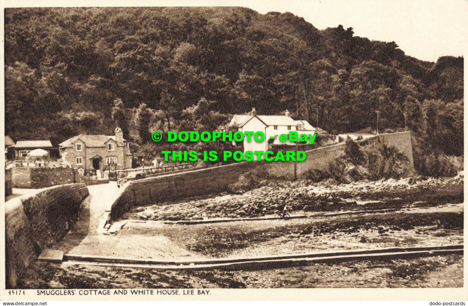 R559831 Lee Bay. Smugglers Cottage And White House - Monde