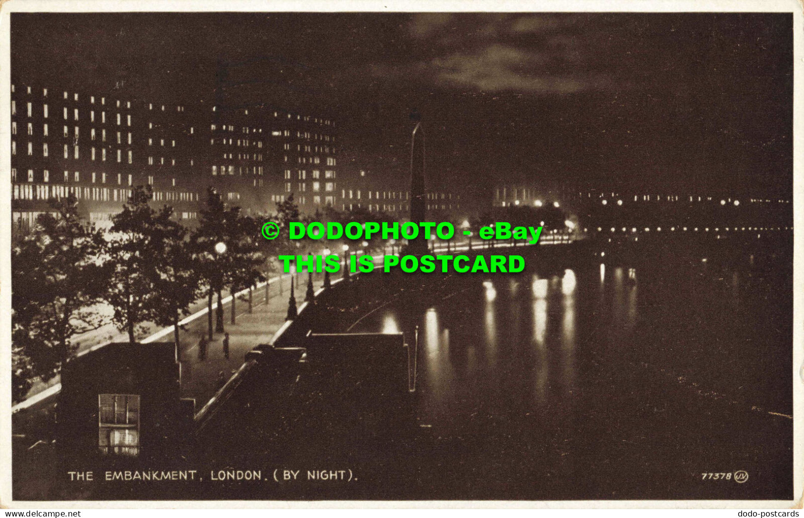 R559467 London. The Embankment. By Night. Valentine. Photo Brown - Sonstige & Ohne Zuordnung