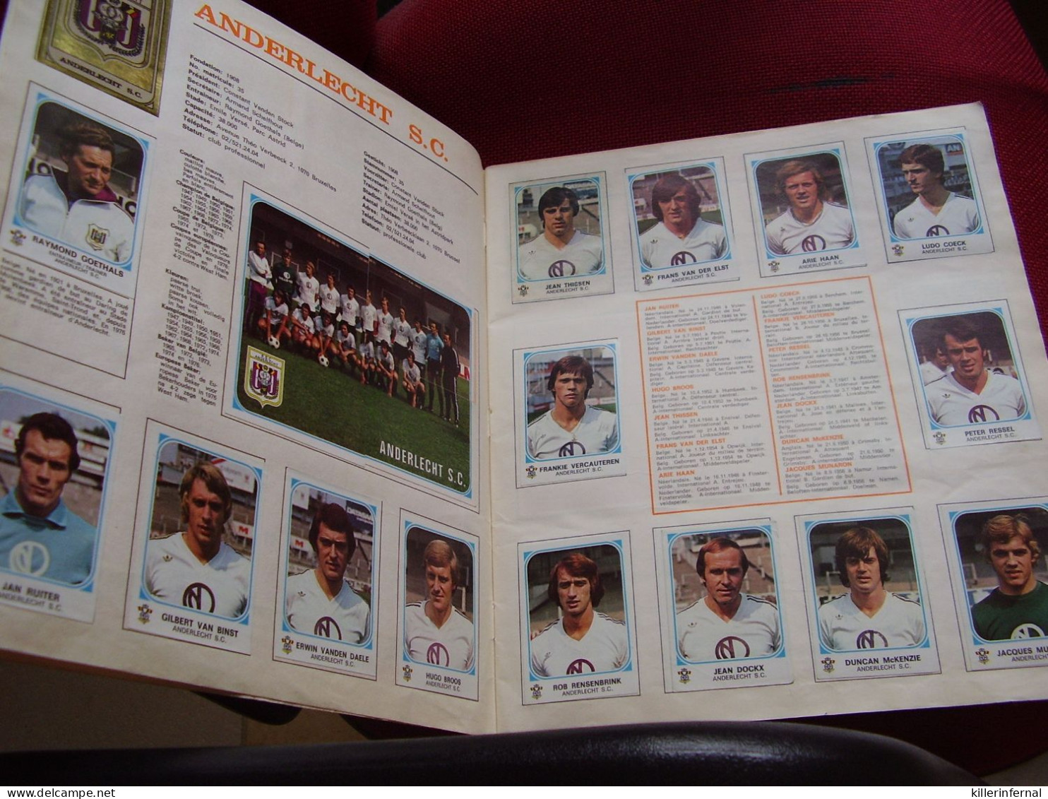 Album Chromos Images Vignettes Stickers Panini  ***  Football 77  *** - Albums & Catalogues