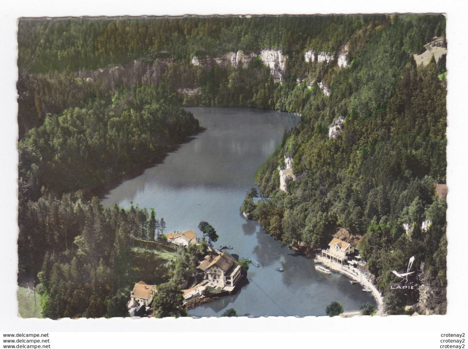 25 En Avion Au Dessus De VILLERS LE LAC Vers Morteau Pontarlier N°13 Dernier Bassin Avant Le Saut Du Doubs En 1961 - Pontarlier