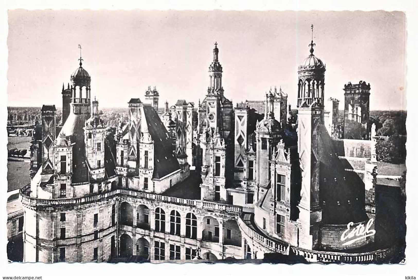 CPSM Dentelée 9 X 14  Loir Et Cher Château De CHAMBORD Vue D'ensemble Des Combles Et Des Terrasses - Chambord