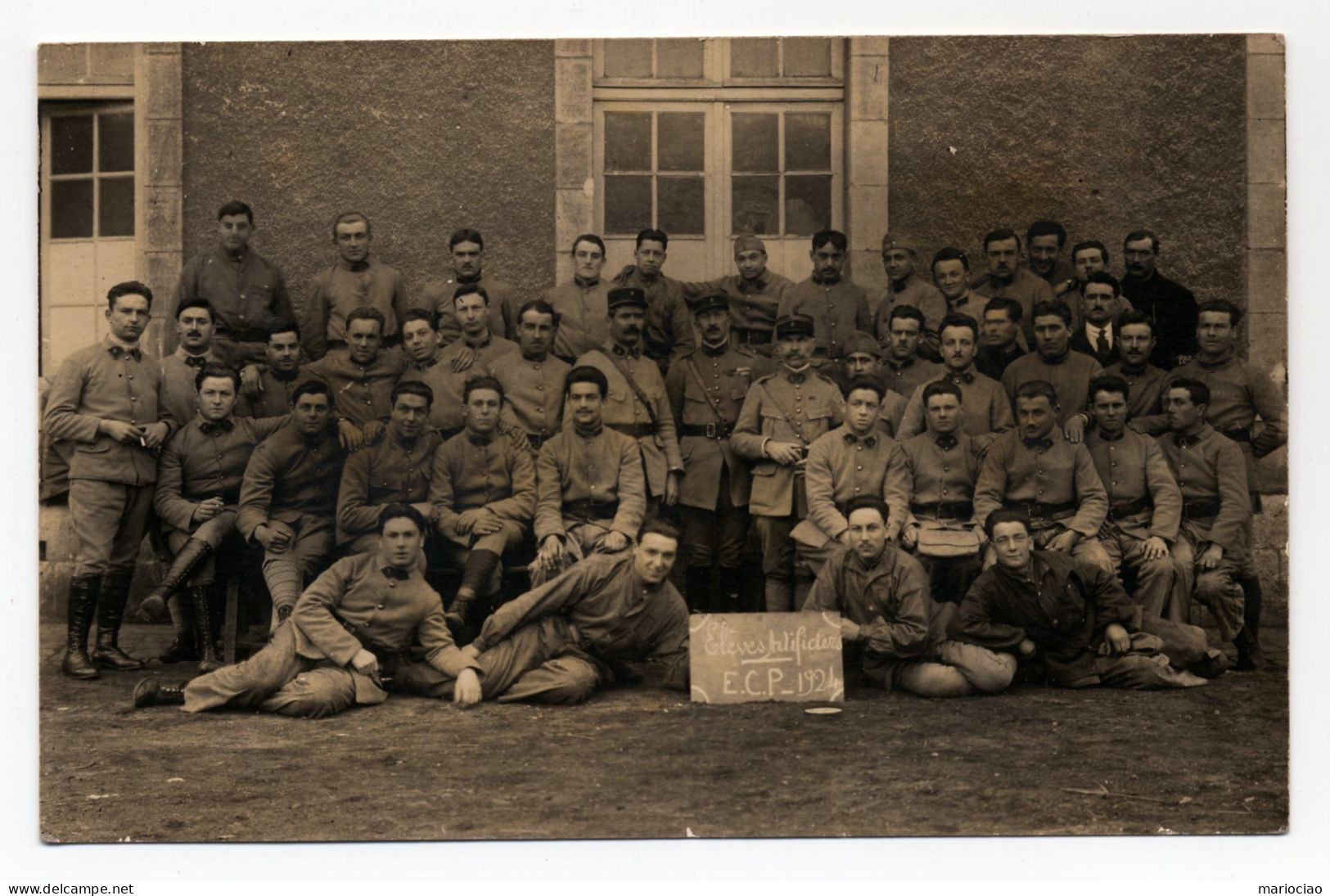 C-FR Carte-Photo Elevès Artificiers E.C.P. 1924 - Barracks
