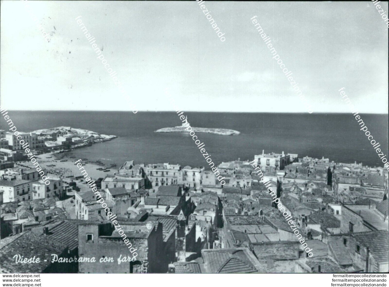 M674 Cartolina Vieste Panorama Con Faro  Provincia Di Foggia - Foggia
