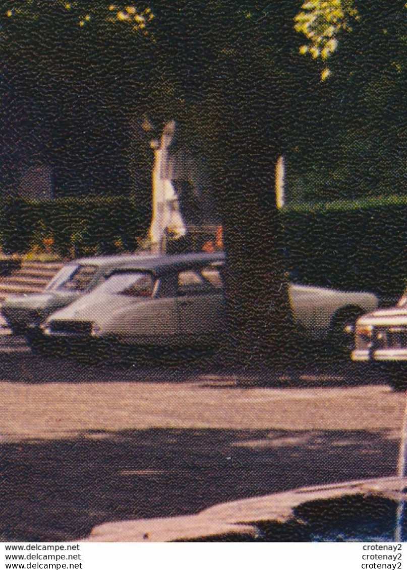 74 SAMOËNS N°1900 Eglise Vieille Fontaine En 1977 VOIR ZOOM Citroën DS Renault R8 Peugeot 204 VOIR DOS - Samoëns