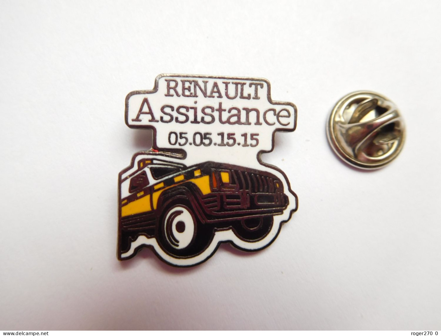 Beau Pin's En EGF , Auto Renault Jeep , Assistance , Verso Quadrillé - Renault