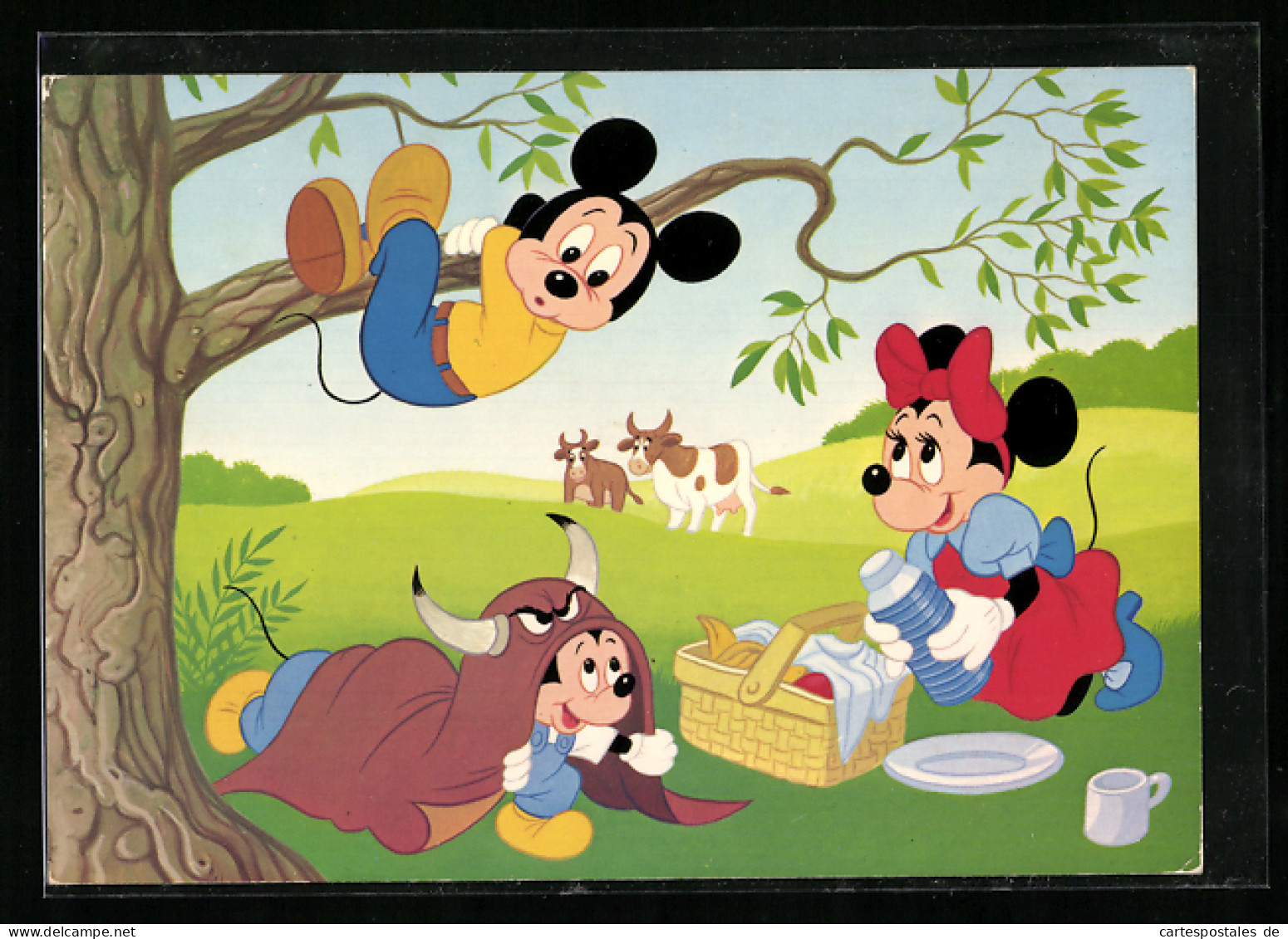 AK Micky Mouse Und Mini Mouse Bei Einem Picknick Im Park  - Cómics