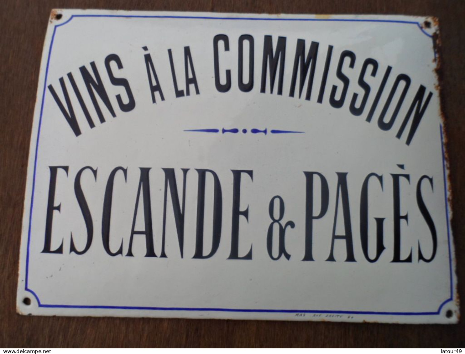 Belle Plaque Bonbee  Vins A La Commission  Escande Pages  Surrement Narbonne 40  X 30 Cm  Signe Mas  Rue Droite - Landbouw