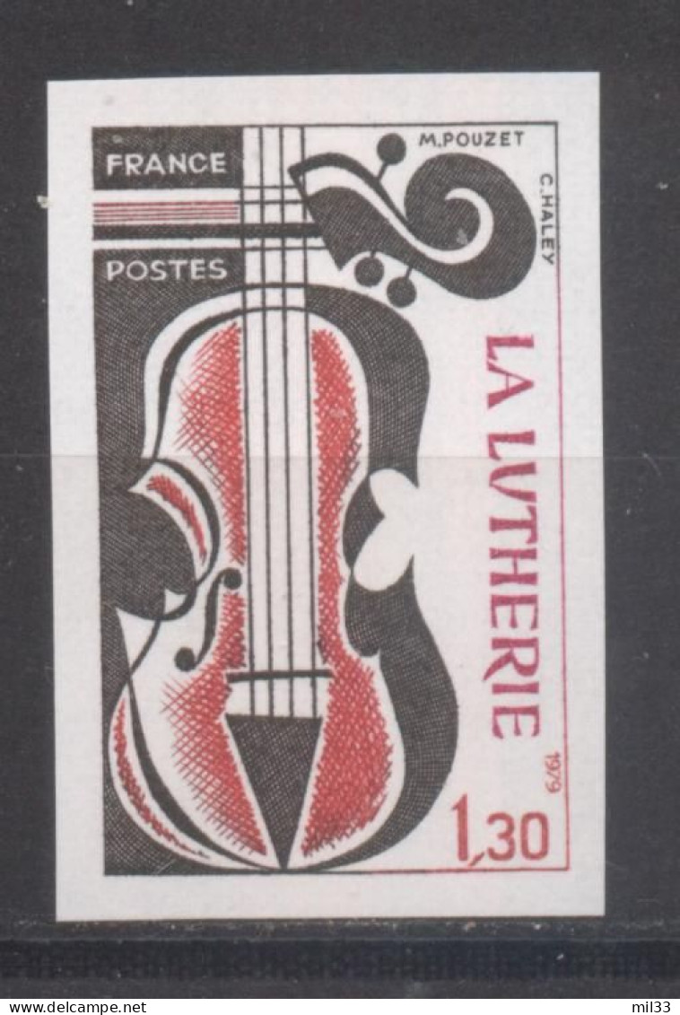Lutherie YT 2072 De 1979 Sans Trace De Charnière - Non Classificati