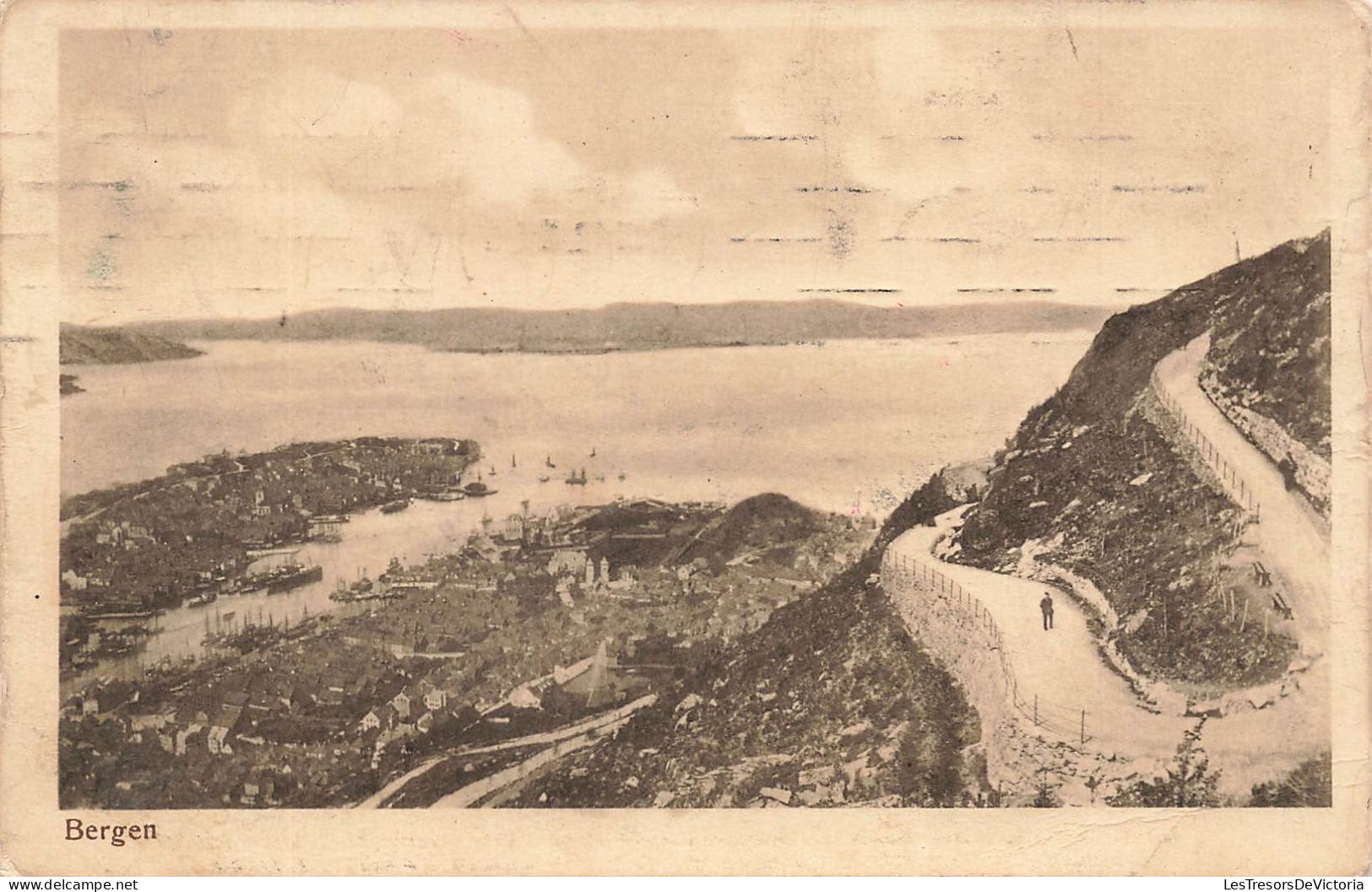 ALLEMAGNE - Bergen - Vue Sur Le Port - Bateaux - Sur Une Partie De La Ville - Carte Postale Ancienne - Bergen