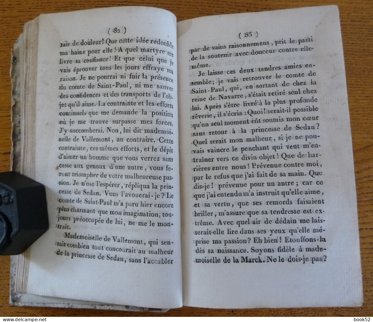 ANECDOTES De La COUR De FRANCOIS 1er (1821) Complet Des 2 Tomes Par Mademoiselle De LUSSAN  (2 Tomes Dans Une Reliure) - 1801-1900