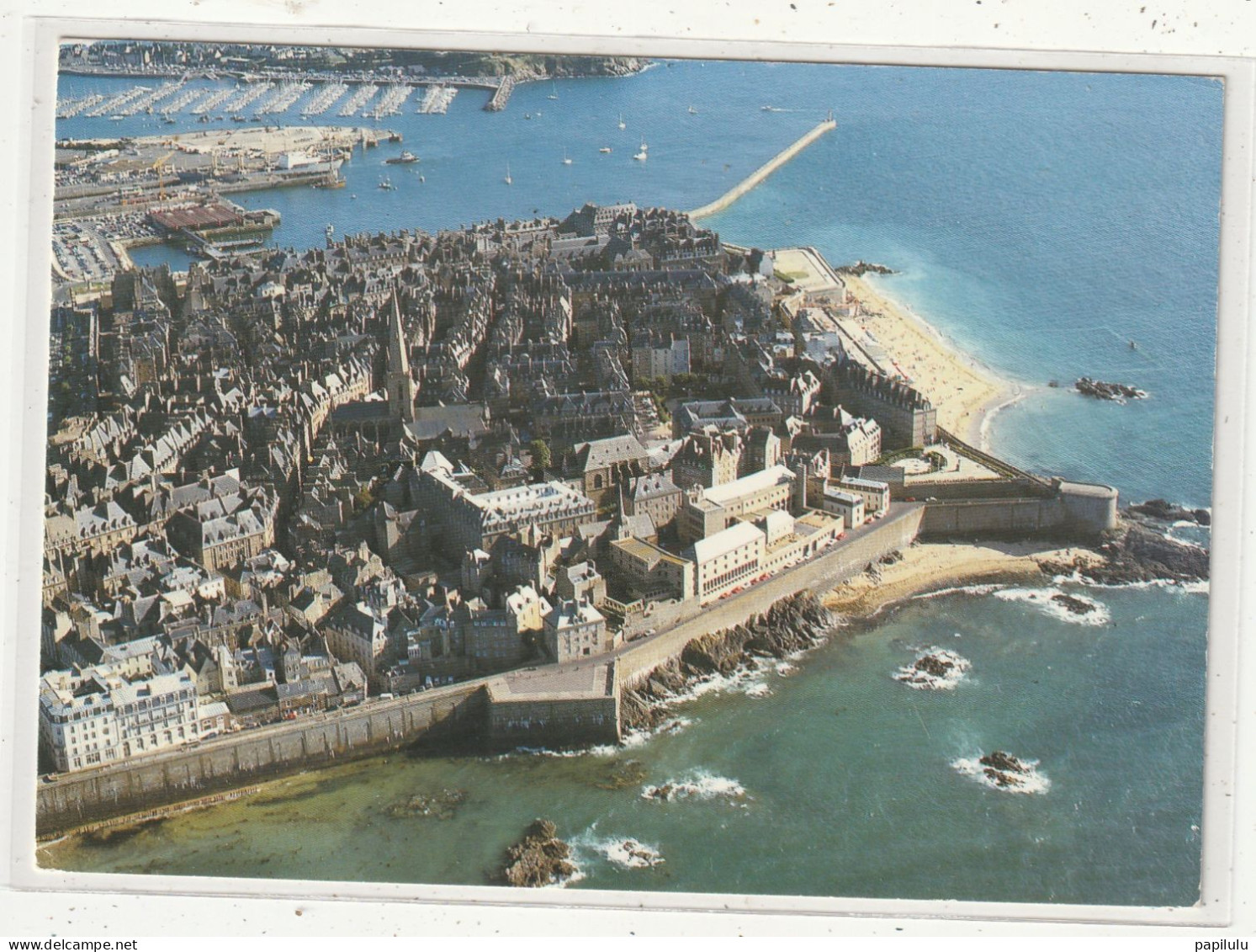 140 DEPT 35 : édit. Le Doaré N° 5-1221 : Saint Malo La Façade Nord Des Remparts Et La Tour Bidouane - Saint Malo