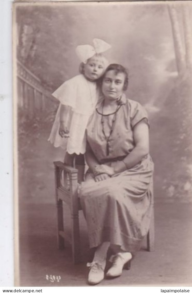 Carte Photo Belgique Basècles Deux Jeunes Basècloises Mere Et Fille Photo Delforges Basècles Réf 30018 - Personnes Identifiées