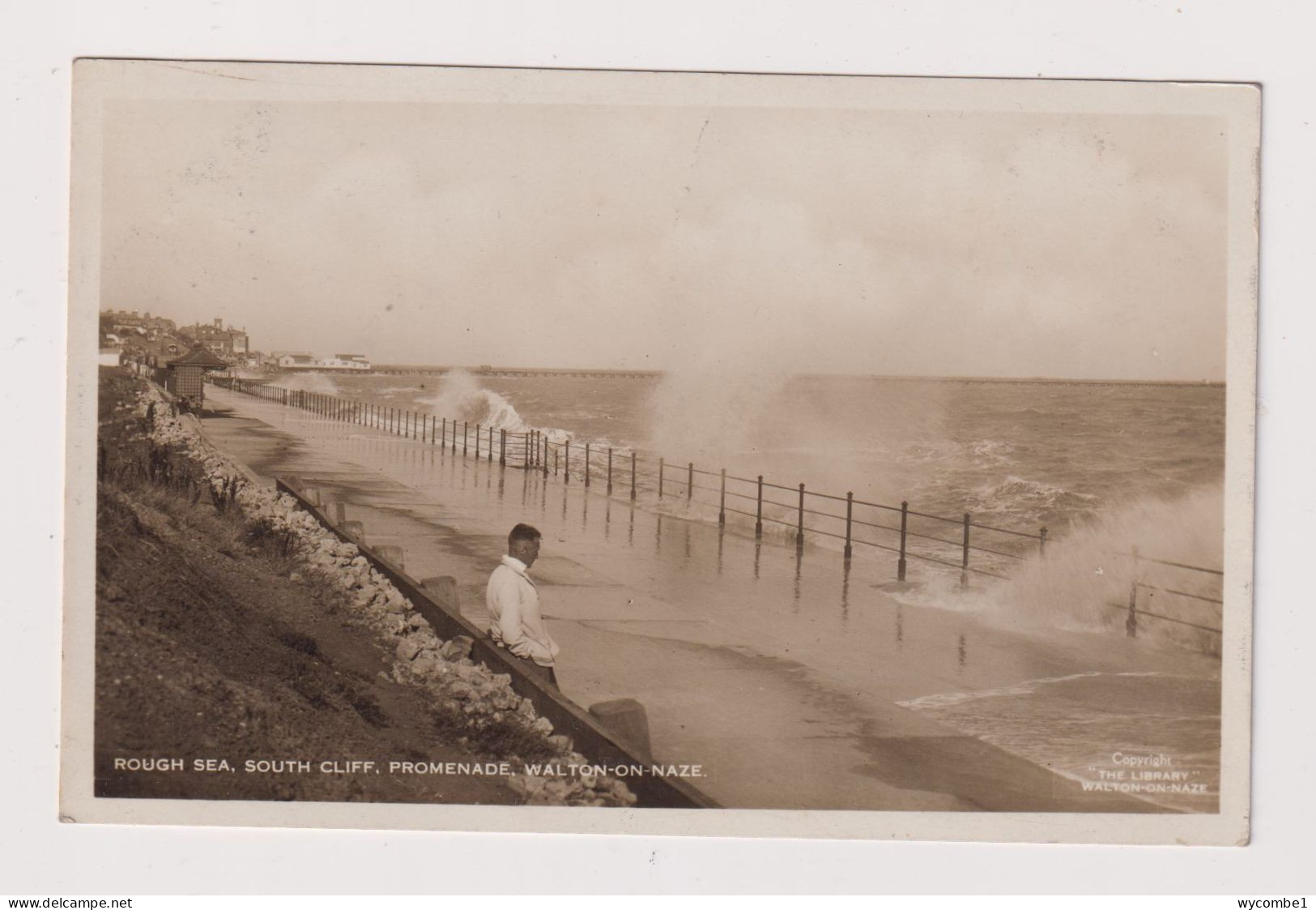 ENGLAND -  Walton On The Naze South Cliff Promenade  Used Vintage Postcard - Autres & Non Classés