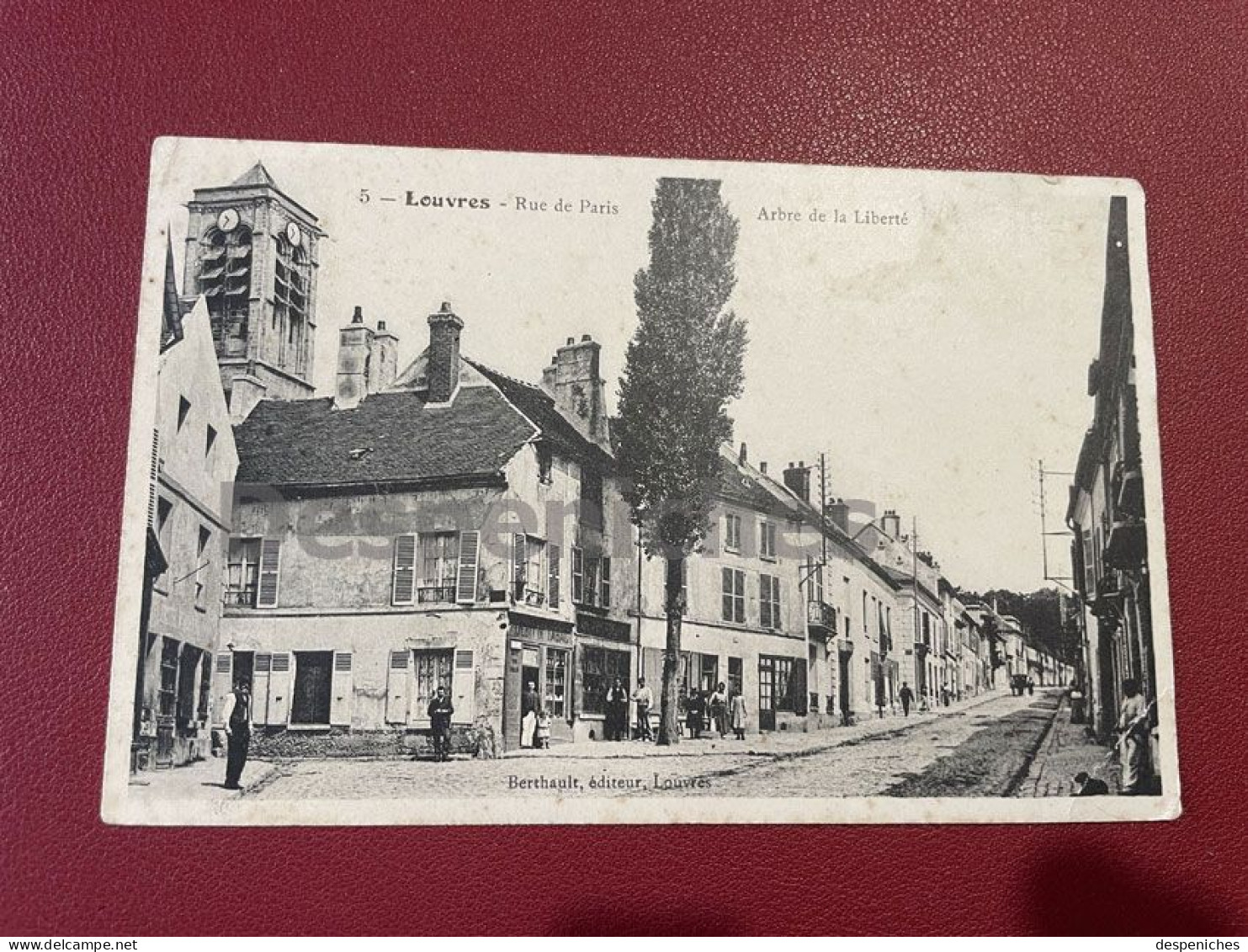 95380 Louvres - Rue De Paris - L'Arbre De La Liberté - Louvres