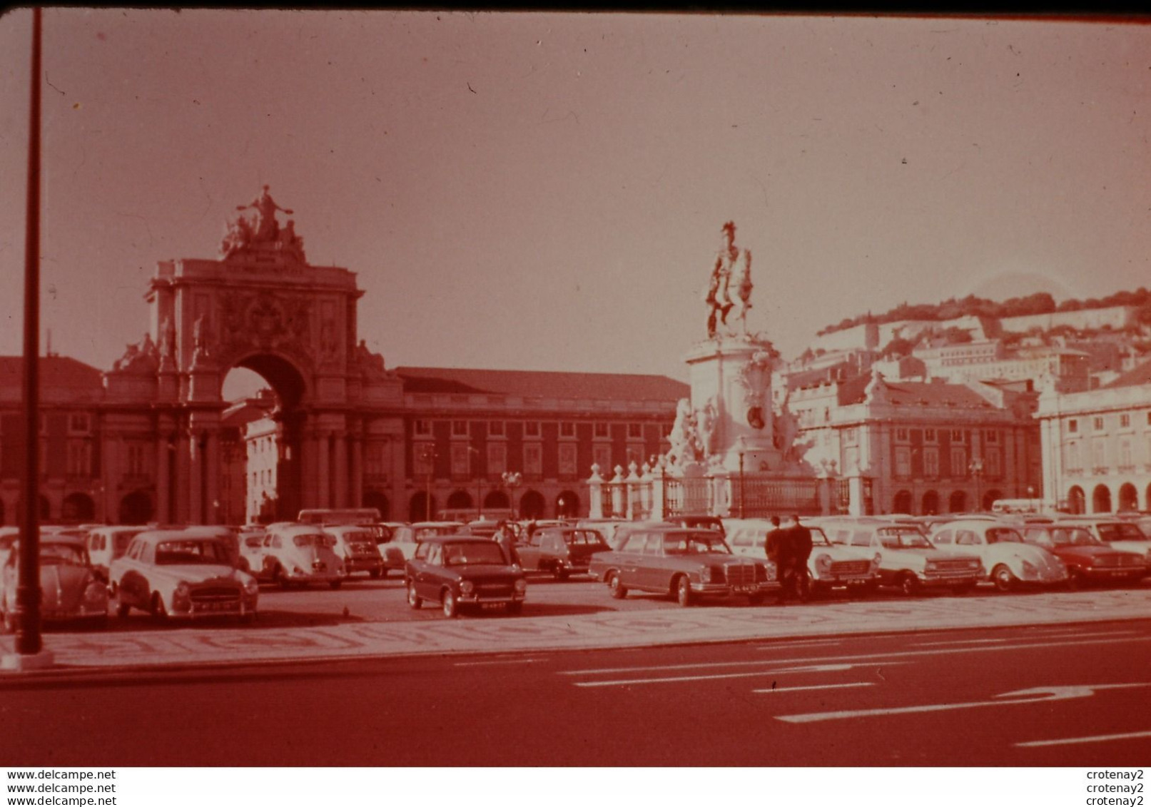 Photo Diapo Diapositive Slide Espagne Portugal N°12 LISBONNE VW Käfer Peugeot 404 403 Fiat 850 Mercedes VOIR ZOOM - Diapositives (slides)