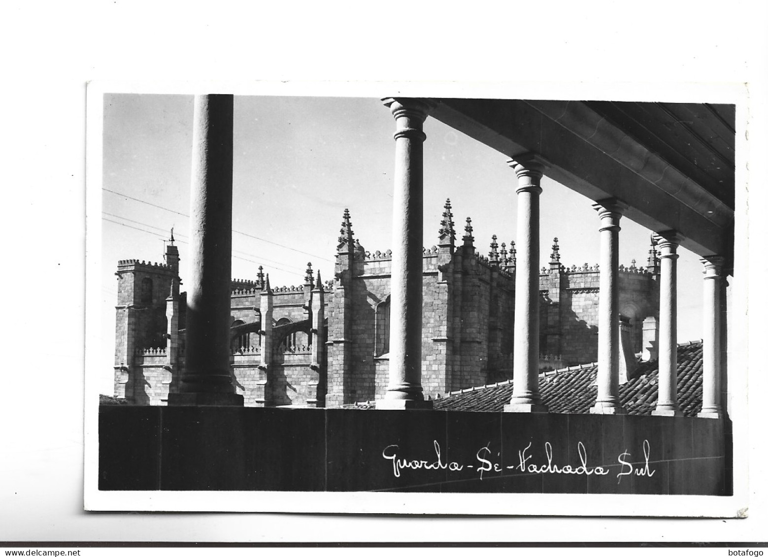 CPA PHOTO GUARDA  SE FACHADA SUL  En 1958, (voir Timbre) - Guarda